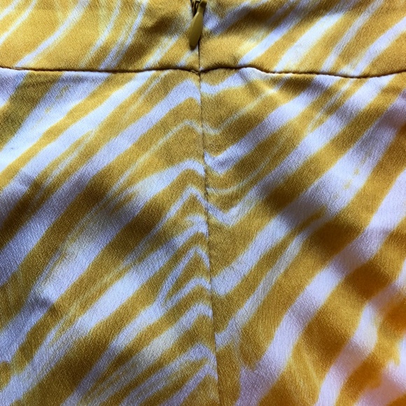 BCBG flowy miniskirt yellow/white ruffled - Picture 5 of 7